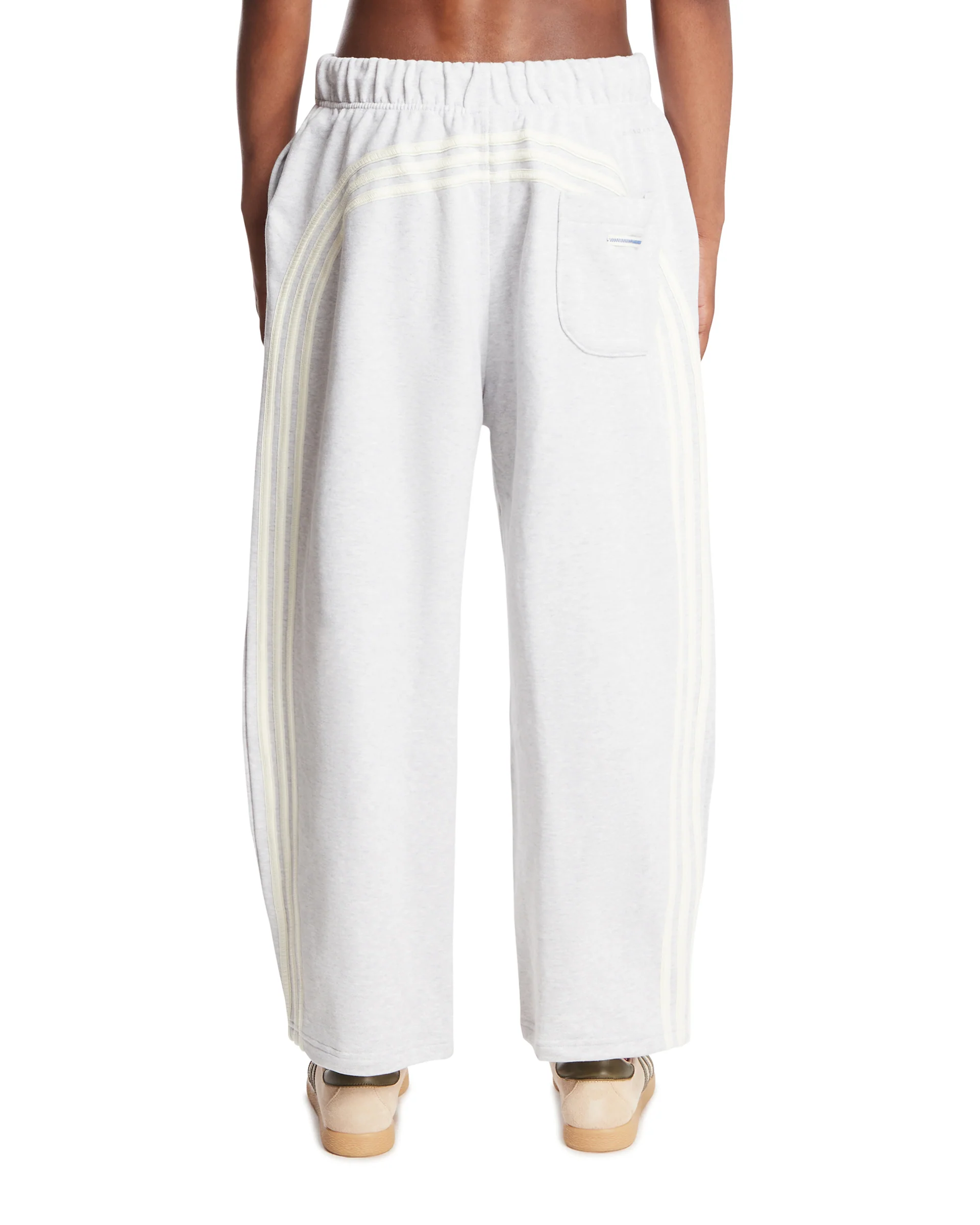 Bad Bunny x Adidas Originals Pantaloni Jogging Grigi - Image 5