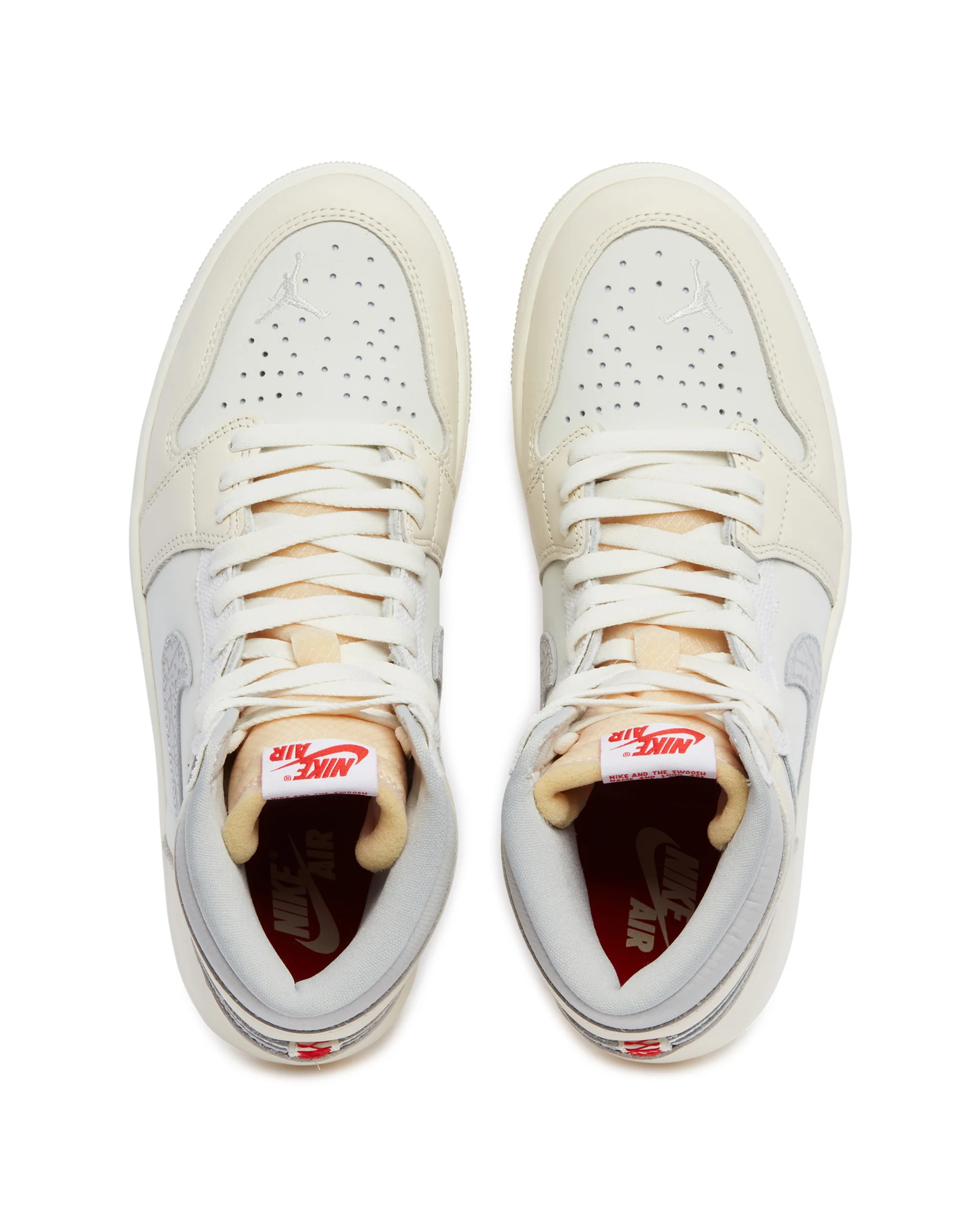 Sneakers Air Jordan 1 Retro High OG Beige - Image 3