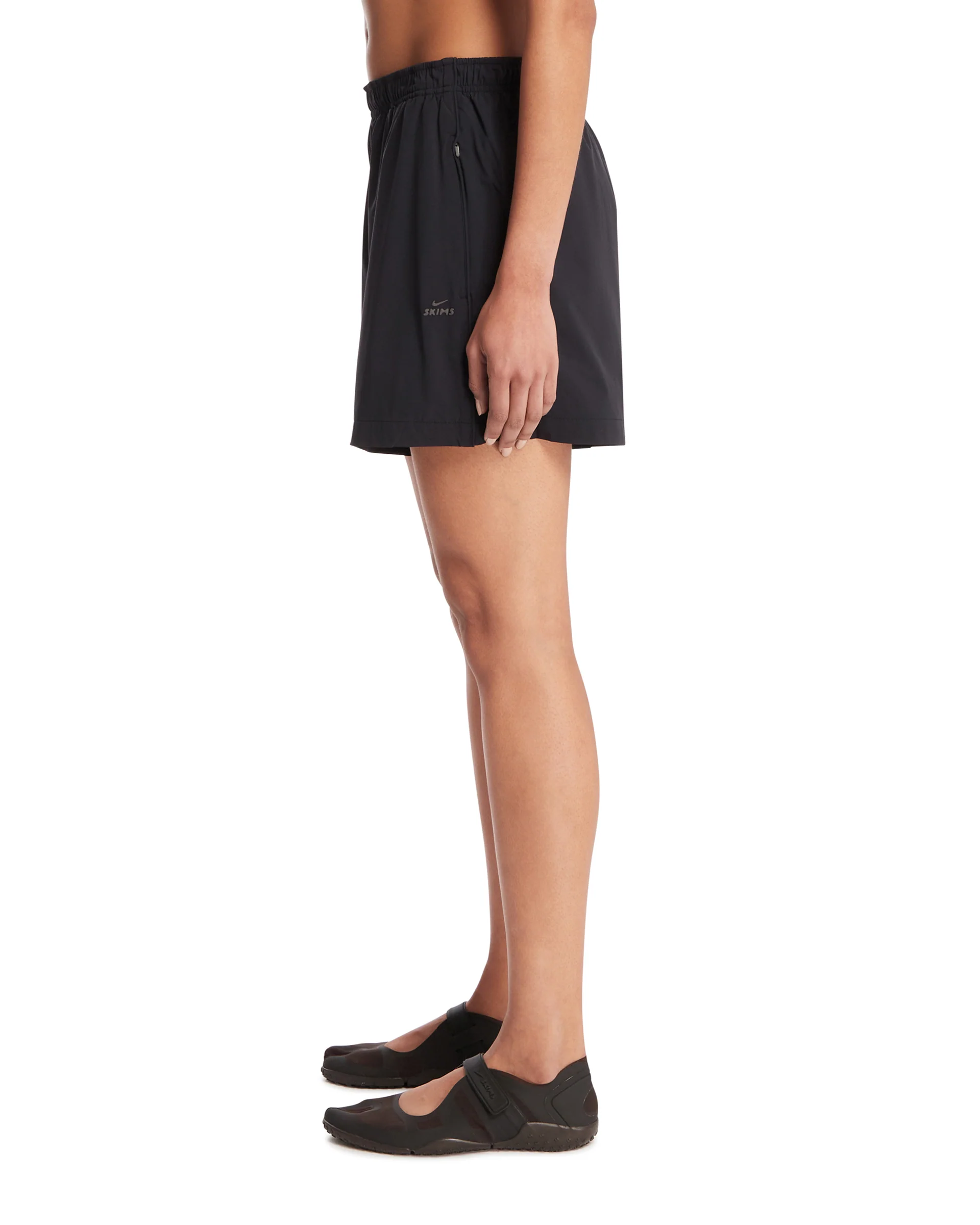 NikeSKIMS 5 Track Shorts Neri - Image 4