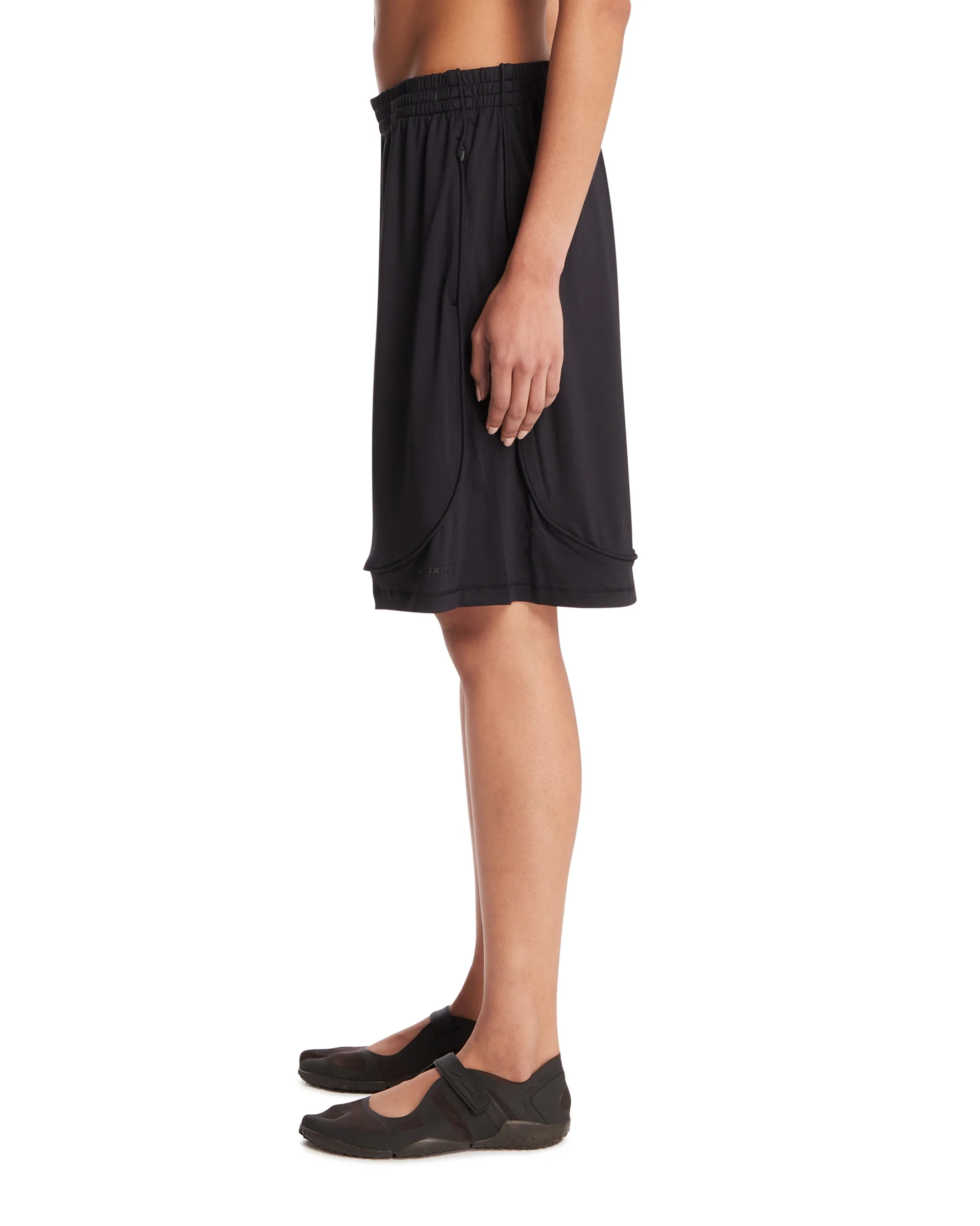 NikeSKIMS Shorts Airy Relaxed Neri - Image 4