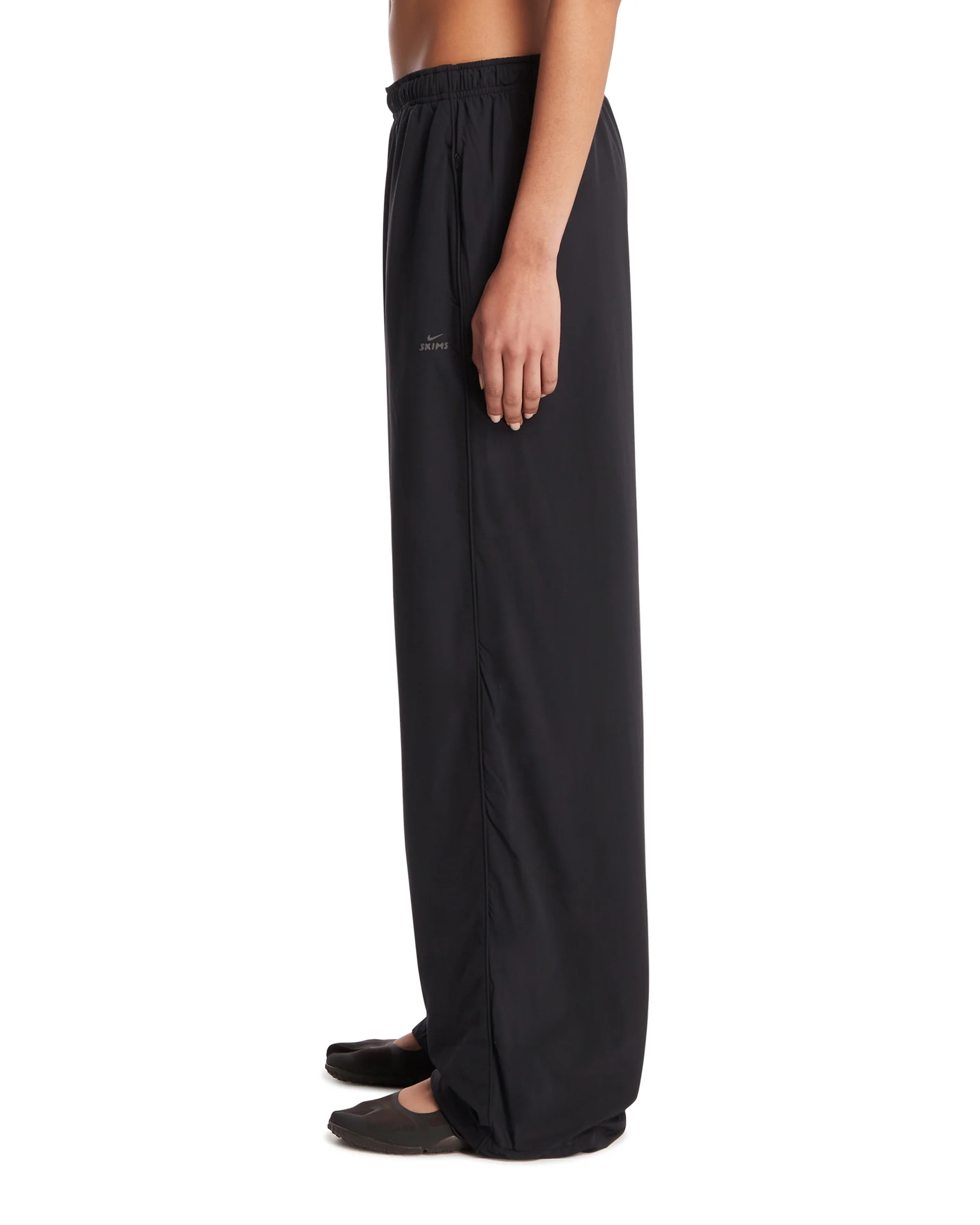 NikeSKIMS Pantaloni Oversize Neri - Image 4