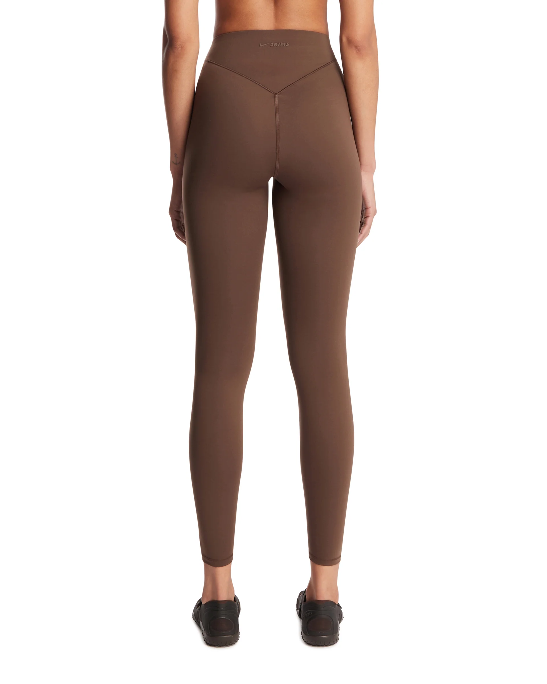 NikeSKIMS Leggings A Vita Alta Marroni - Image 5
