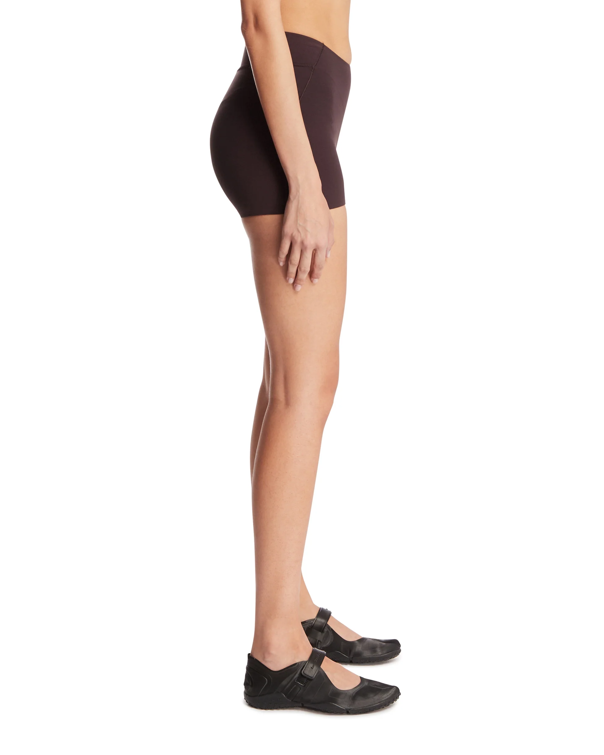 NikeSKIMS Shorts Studio Stretch Marroni - Image 4