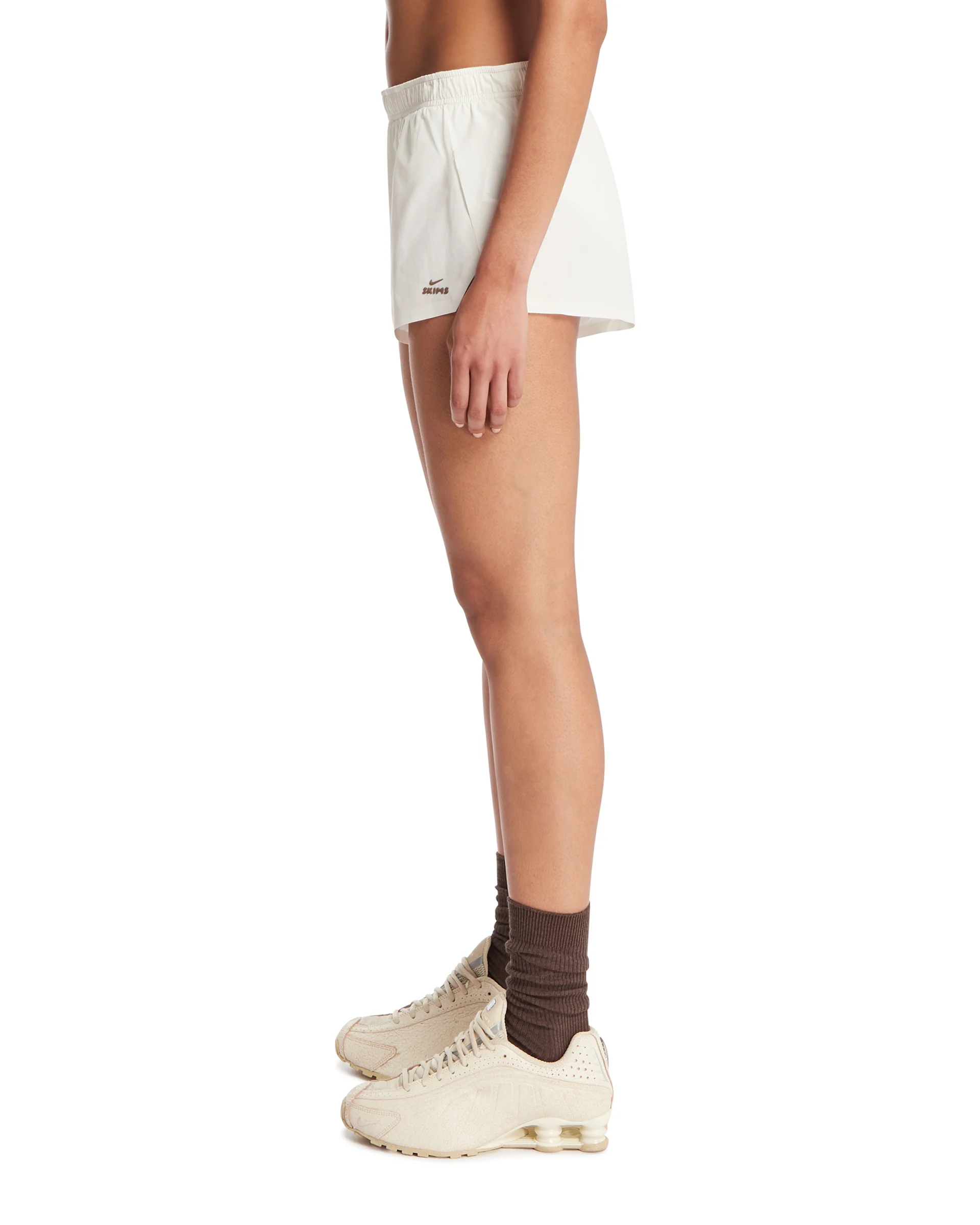 NikeSKIMS Shorts Da Corsa Bianchi - Image 4