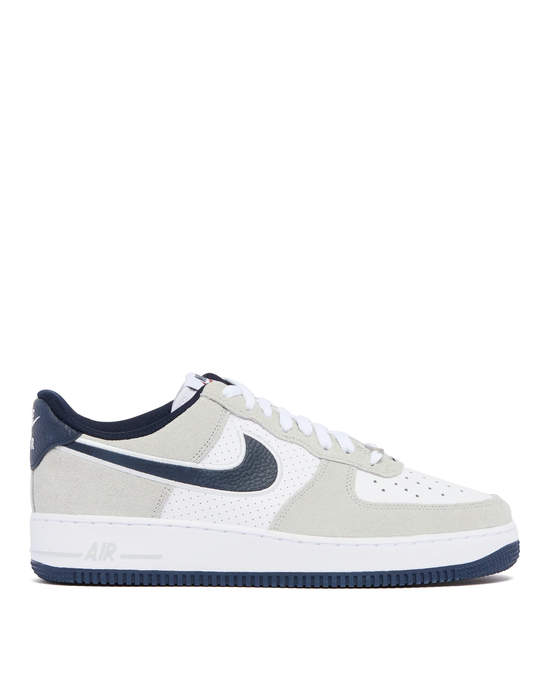 Sneakers Air Force 1 07 LV8 Bianche